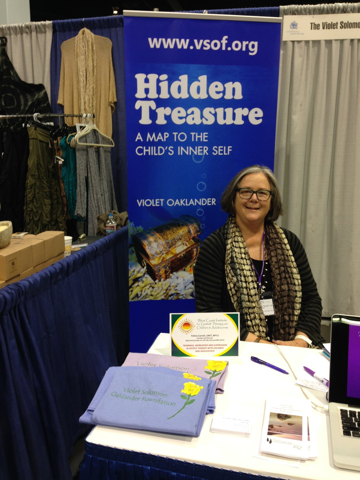 Sue Ellen Talley representing the Violet Solomon Oaklander Foundation at a Hidden Treasure conference booth