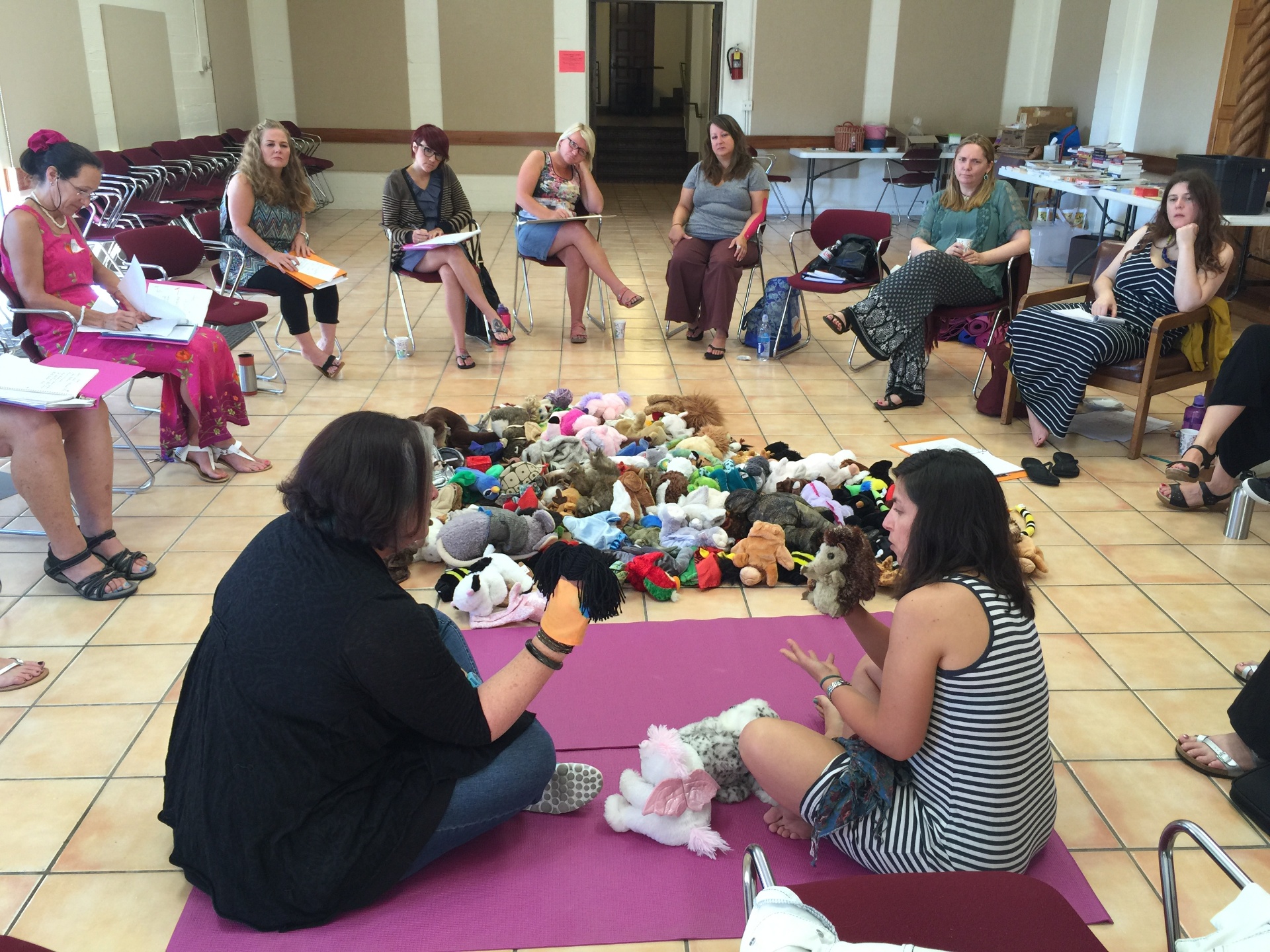 Oaklander training session with puppets and creative projective techniques